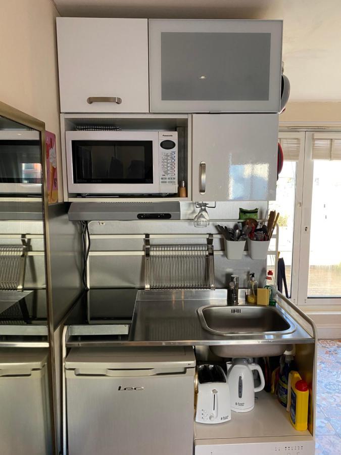 Little Brighton Beach Apartments - Also Separate Spa Cabin And Watersports Buitenkant foto