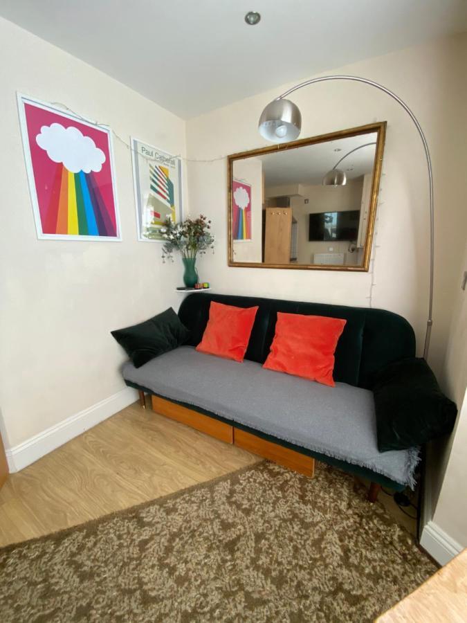 Little Brighton Beach Apartments - Also Separate Spa Cabin And Watersports Buitenkant foto