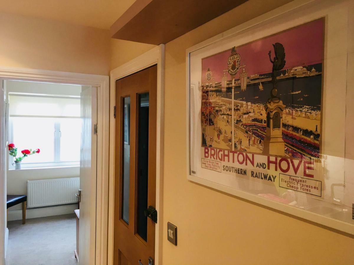 Little Brighton Beach Apartments - Also Separate Spa Cabin And Watersports Buitenkant foto