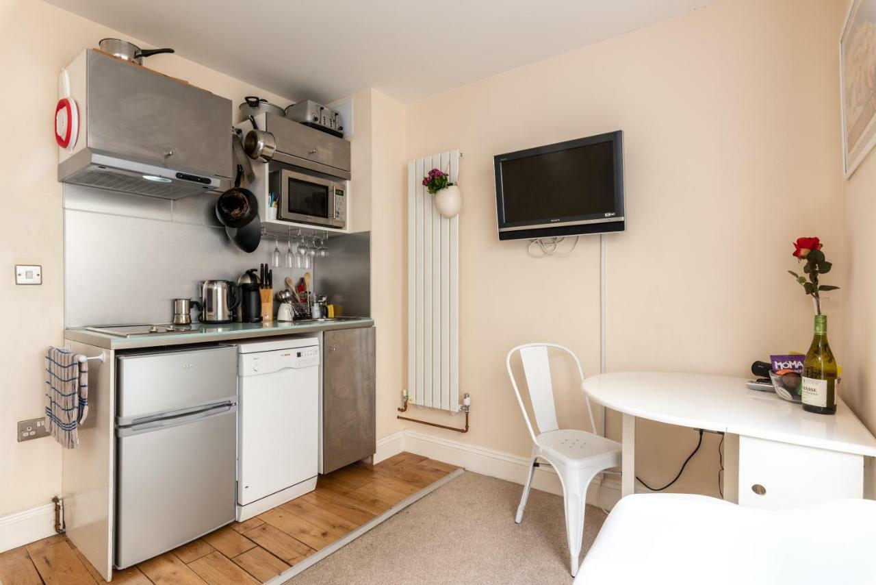 Little Brighton Beach Apartments - Also Separate Spa Cabin And Watersports Buitenkant foto