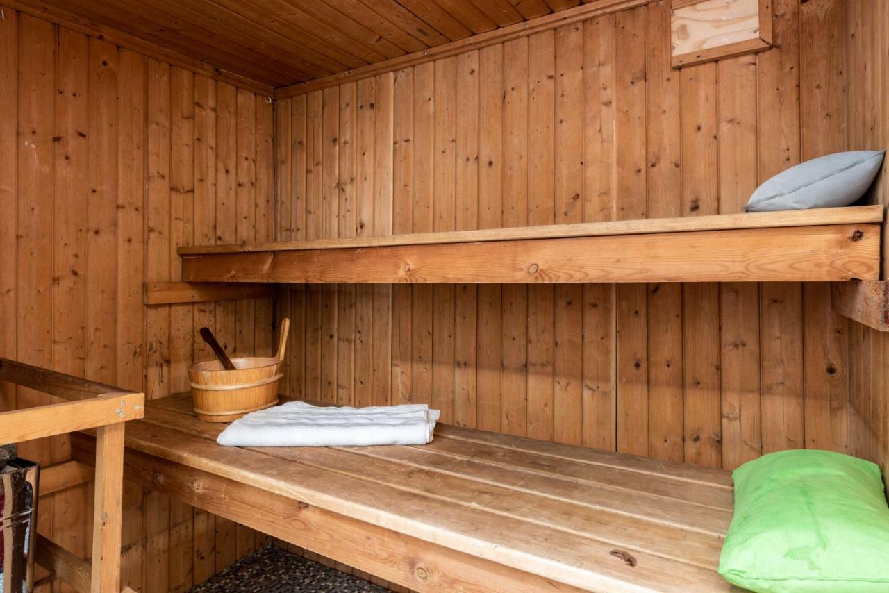 Little Brighton Beach Apartments - Also Separate Spa Cabin And Watersports Buitenkant foto