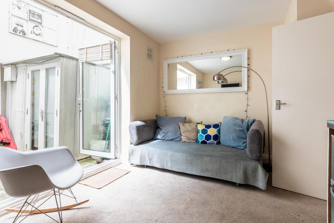 Little Brighton Beach Apartments - Also Separate Spa Cabin And Watersports Buitenkant foto